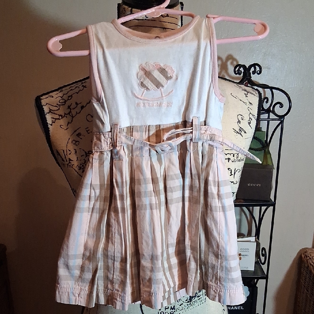 Burbeŕry Pink Nova Check Plaid Baby Girls Sleeveless Dress Size 12M (FLAWS)